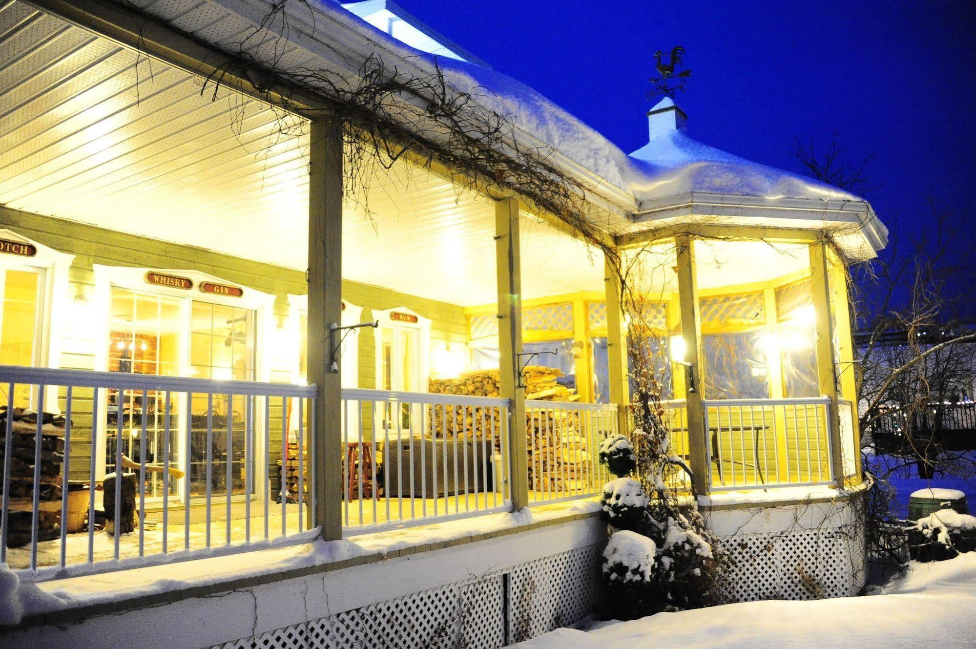 L'Authentique Auberge De Charlevoix Hotel Les Éboulements Exterior foto